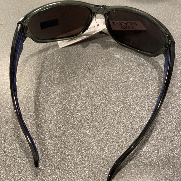 NWT NYS CITY SUNGLASSES - Picture 4 of 4